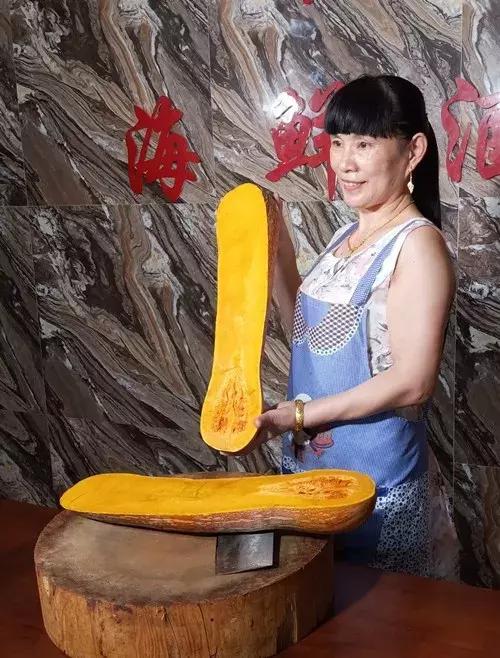 種南瓜竟然種出“麻煩”了，瓜販搶購，電視臺記者也趕來了